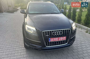 Позашляховик / Кросовер Audi Q7 2013 в 