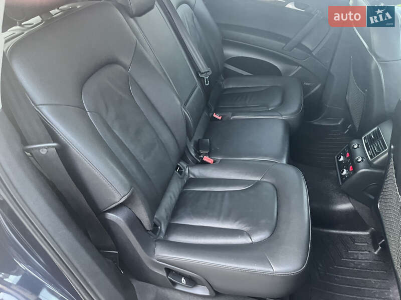 Позашляховик / Кросовер Audi Q7 2013 в Рівному
