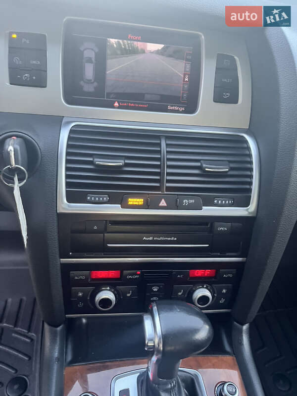 Позашляховик / Кросовер Audi Q7 2013 в Рівному