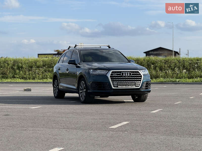 Внедорожник / Кроссовер Audi Q7 2017 в Львове