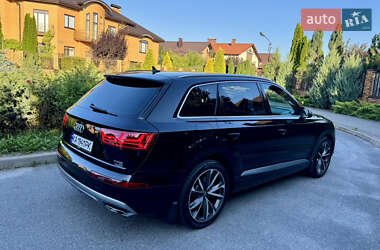 Внедорожник / Кроссовер Audi Q7 2015 в 