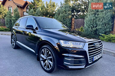 Внедорожник / Кроссовер Audi Q7 2015 в 
