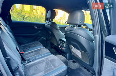 Внедорожник / Кроссовер Audi Q7 2015 в 