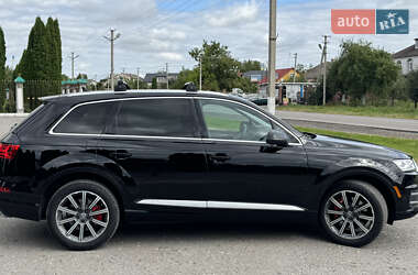 Внедорожник / Кроссовер Audi Q7 2017 в 