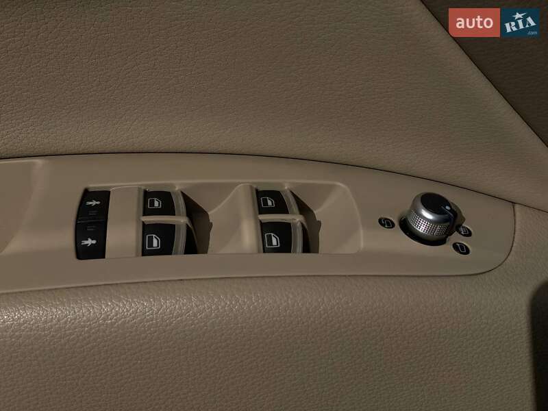 Внедорожник / Кроссовер Audi Q7 2013 в Киеве