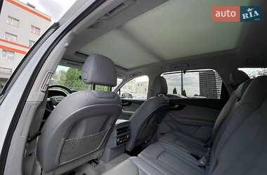 Внедорожник / Кроссовер Audi Q7 2016 в 