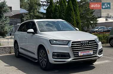 Внедорожник / Кроссовер Audi Q7 2016 в 