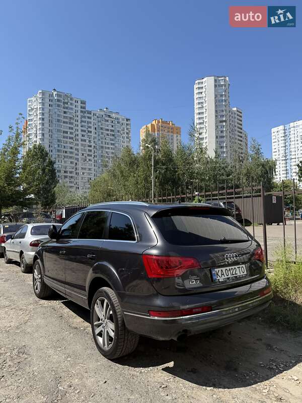 Audi Q7 2011