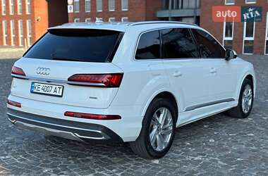 Позашляховик / Кросовер Audi Q7 2020 в 