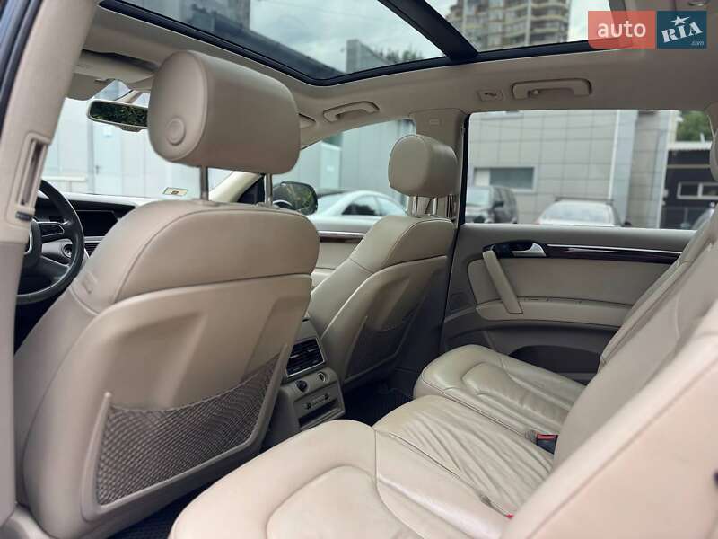 Внедорожник / Кроссовер Audi Q7 2011 в Одессе