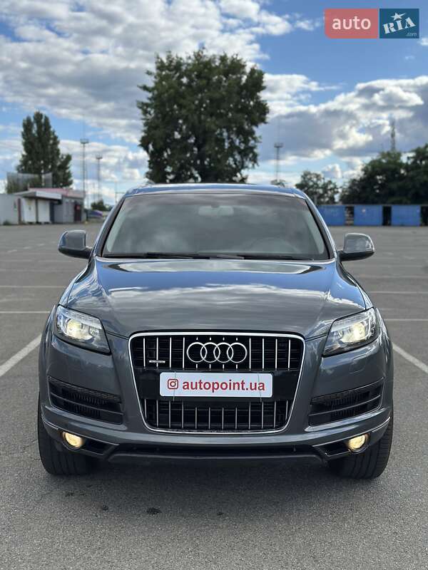 Внедорожник / Кроссовер Audi Q7 2013 в 