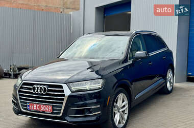 Внедорожник / Кроссовер Audi Q7 2016 в 