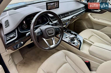 Внедорожник / Кроссовер Audi Q7 2016 в 