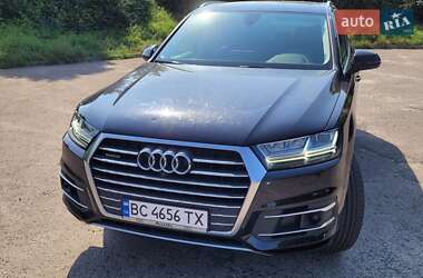 Внедорожник / Кроссовер Audi Q7 2018 в 