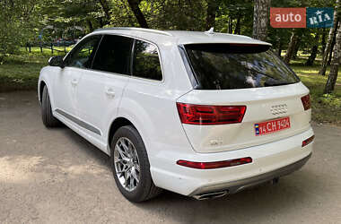 Внедорожник / Кроссовер Audi Q7 2019 в 