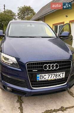 Позашляховик / Кросовер Audi Q7 2015 в Миколаєві