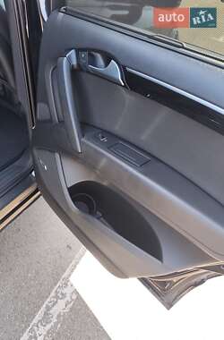 Внедорожник / Кроссовер Audi Q7 2014 в 