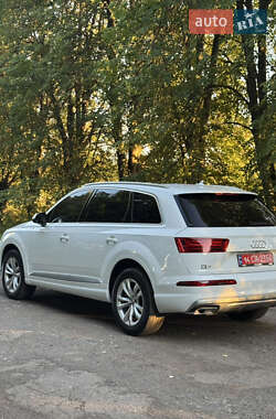 Внедорожник / Кроссовер Audi Q7 2018 в 