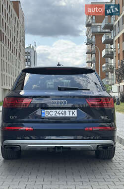 Внедорожник / Кроссовер Audi Q7 2017 в 