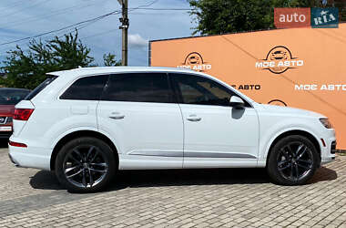 Внедорожник / Кроссовер Audi Q7 2017 в 