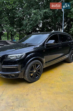 Внедорожник / Кроссовер Audi Q7 2010 в 