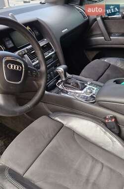 Внедорожник / Кроссовер Audi Q7 2007 в 