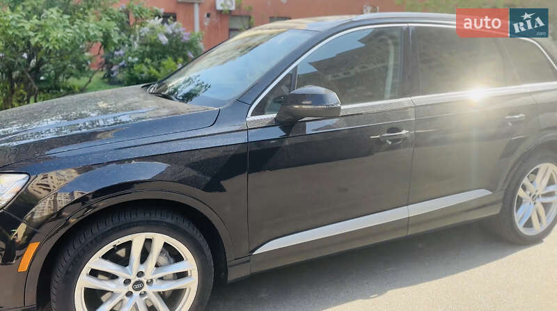 Позашляховик / Кросовер Audi Q7 2018 в Києві