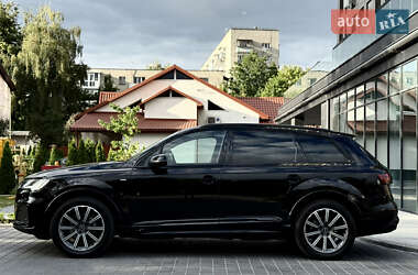 Внедорожник / Кроссовер Audi Q7 2021 в 