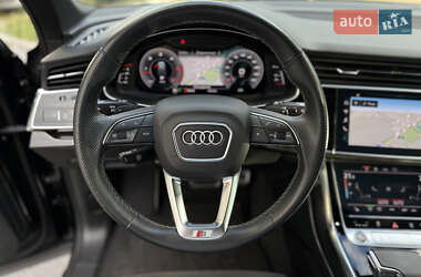 Внедорожник / Кроссовер Audi Q7 2021 в 