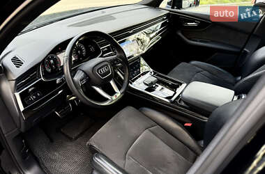 Внедорожник / Кроссовер Audi Q7 2021 в 