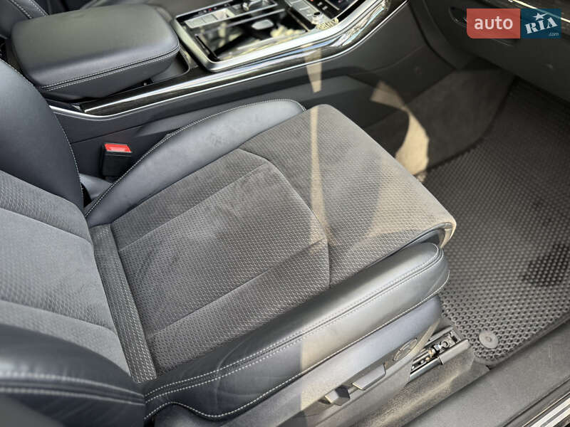 Внедорожник / Кроссовер Audi Q7 2021 в Львове