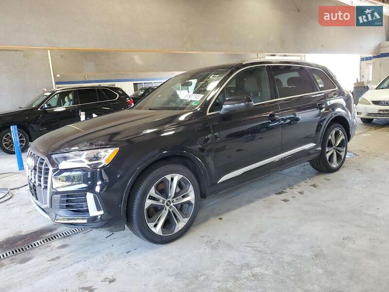 Внедорожник / Кроссовер Audi Q7 2020 в 