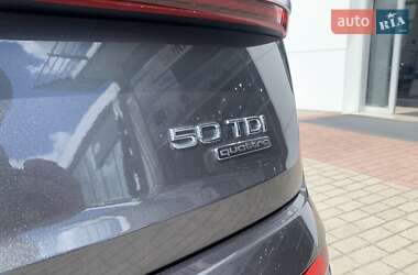 Позашляховик / Кросовер Audi Q7 2021 в 