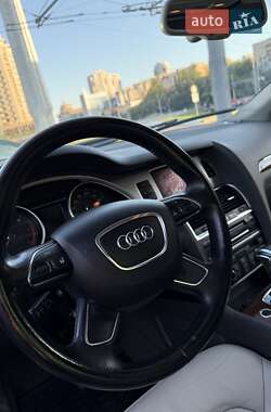 Внедорожник / Кроссовер Audi Q7 2012 в 