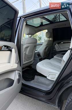 Внедорожник / Кроссовер Audi Q7 2012 в 