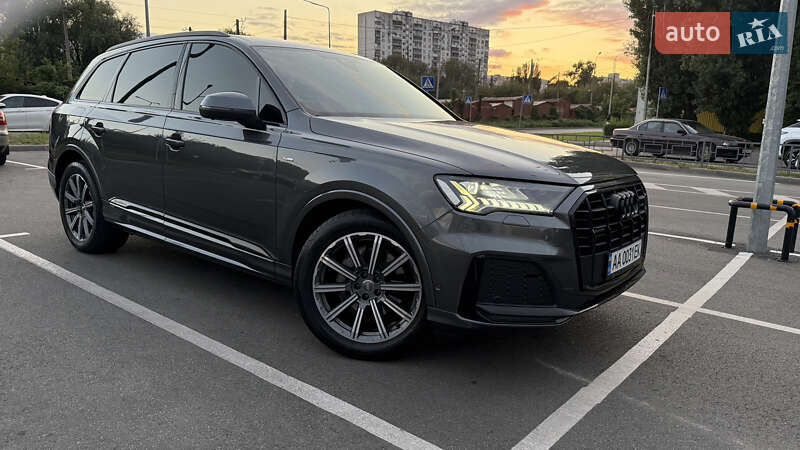 Позашляховик / Кросовер Audi Q7 2020 в Києві