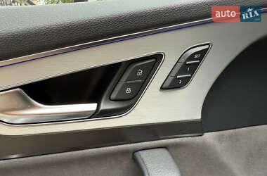 Внедорожник / Кроссовер Audi Q7 2016 в 