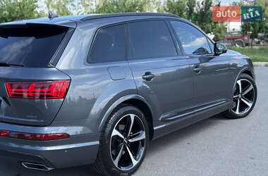 Внедорожник / Кроссовер Audi Q7 2018 в 