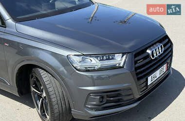 Внедорожник / Кроссовер Audi Q7 2018 в 