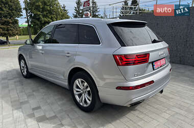 Внедорожник / Кроссовер Audi Q7 2017 в 