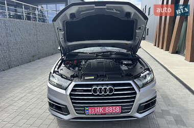Внедорожник / Кроссовер Audi Q7 2017 в 