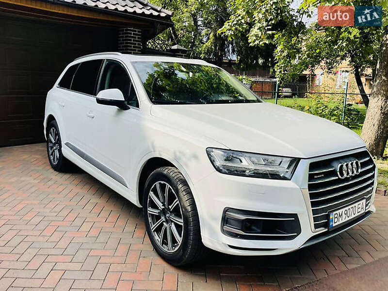 Внедорожник / Кроссовер Audi Q7 2016 в 