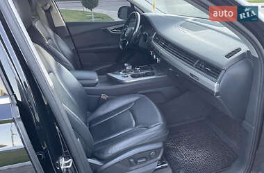 Внедорожник / Кроссовер Audi Q7 2016 в 