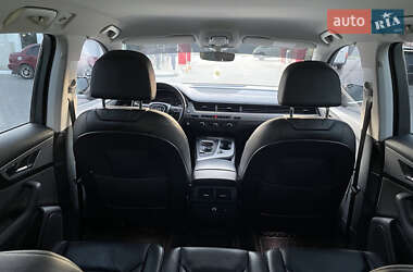 Внедорожник / Кроссовер Audi Q7 2016 в 