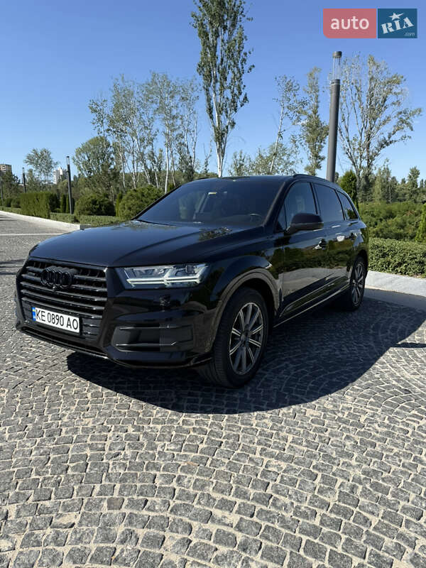 Внедорожник / Кроссовер Audi Q7 2019 в 