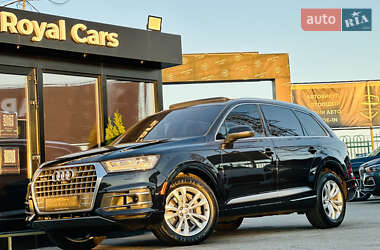 Внедорожник / Кроссовер Audi Q7 2016 в 