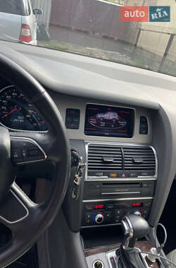 Внедорожник / Кроссовер Audi Q7 2011 в 
