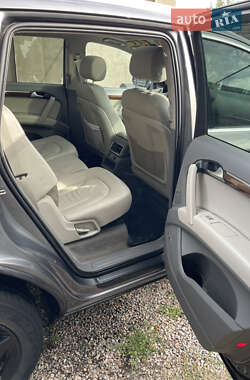 Внедорожник / Кроссовер Audi Q7 2011 в 