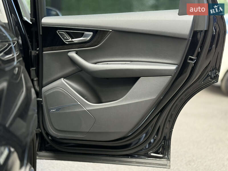 Внедорожник / Кроссовер Audi Q7 2019 в Киеве фото 46 Внедорожник / Кроссовер Audi Q7 2019 в Киеве