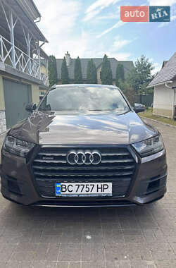 Позашляховик / Кросовер Audi Q7 2017 в 